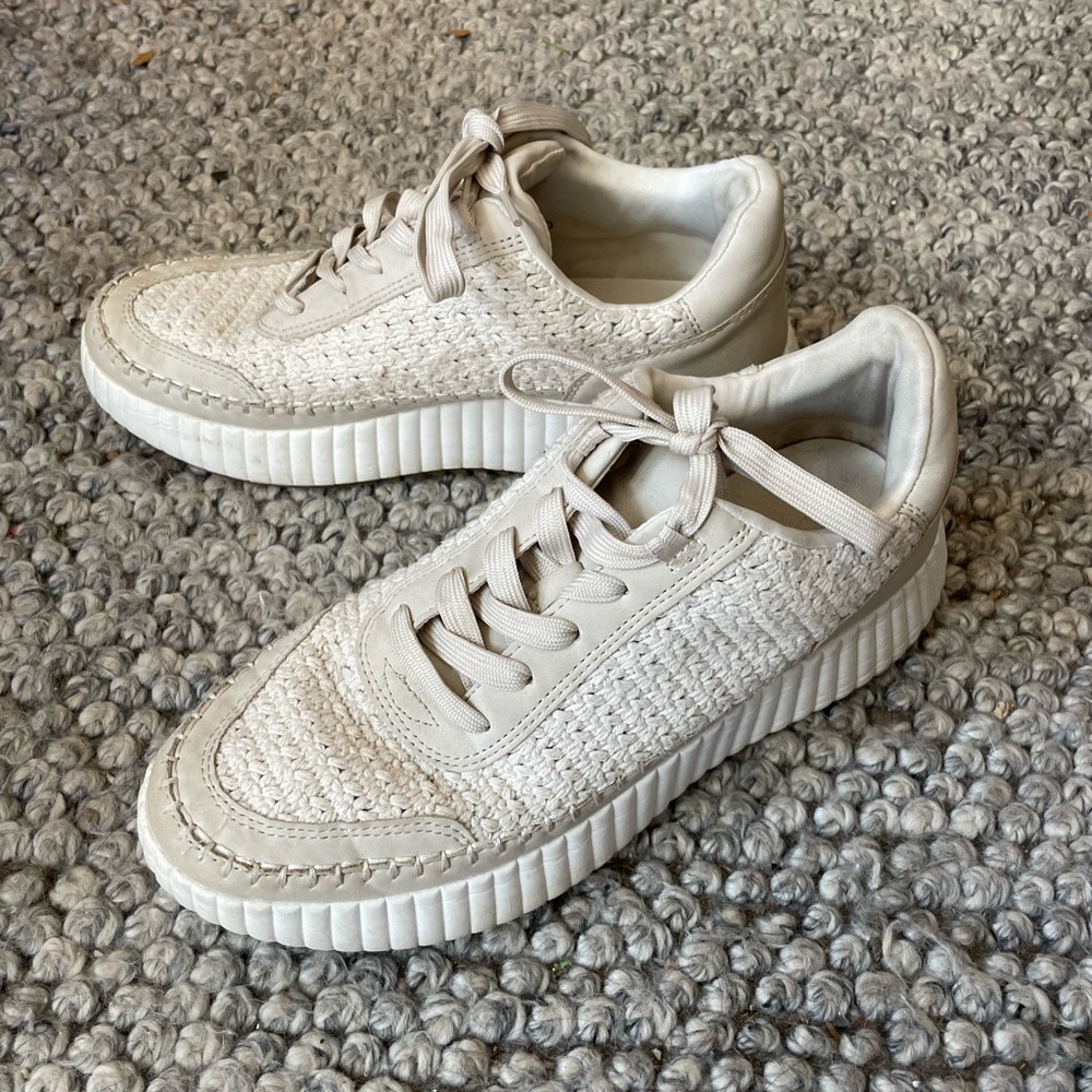DV By Dolce Vita Ladies 10 Knit Sneakers Shoe Sandstone Cream
